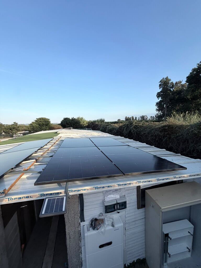 Panneaux solaires Corse Site Isoles 2 helios energetica 768x1024 1 - Helios Energetica